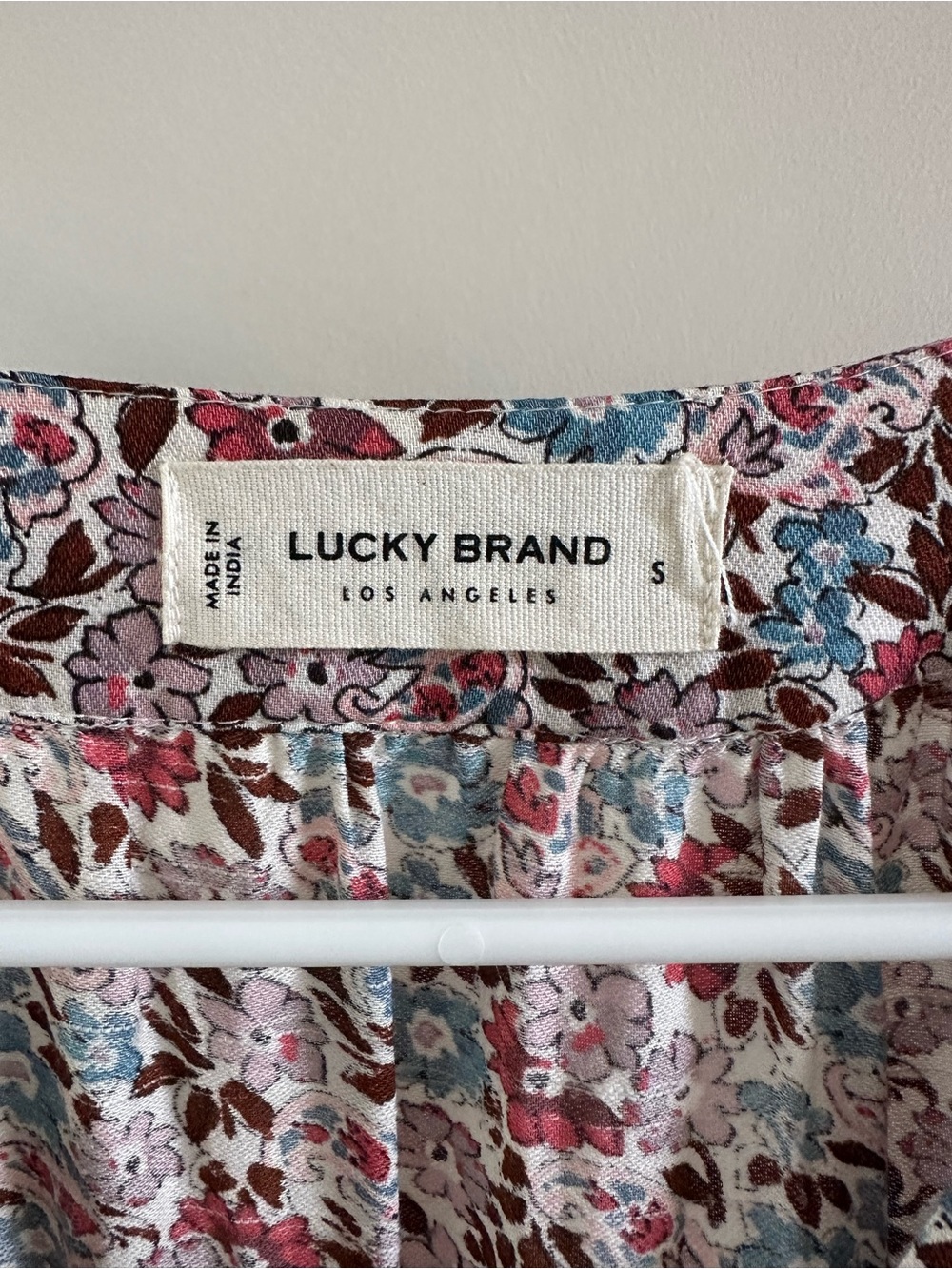 đ Lucky Brand Floral V-Neck dress - Picture 3 of 10